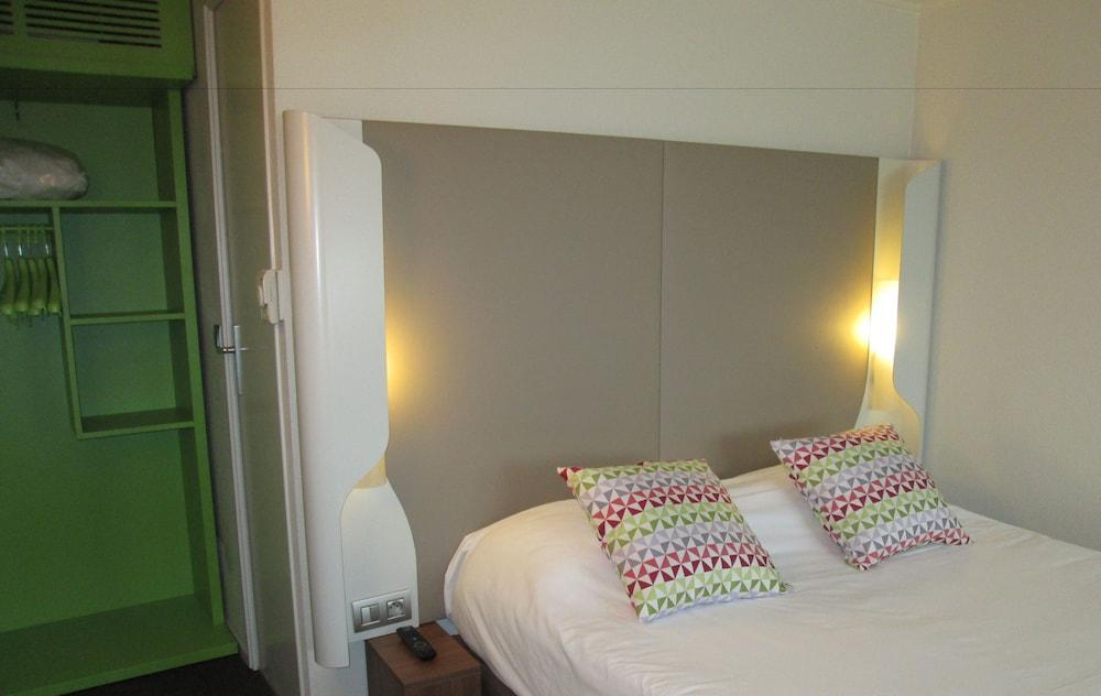 Campanile Saint-Etienne Est- Saint-Chamond Hotel Bagian luar foto