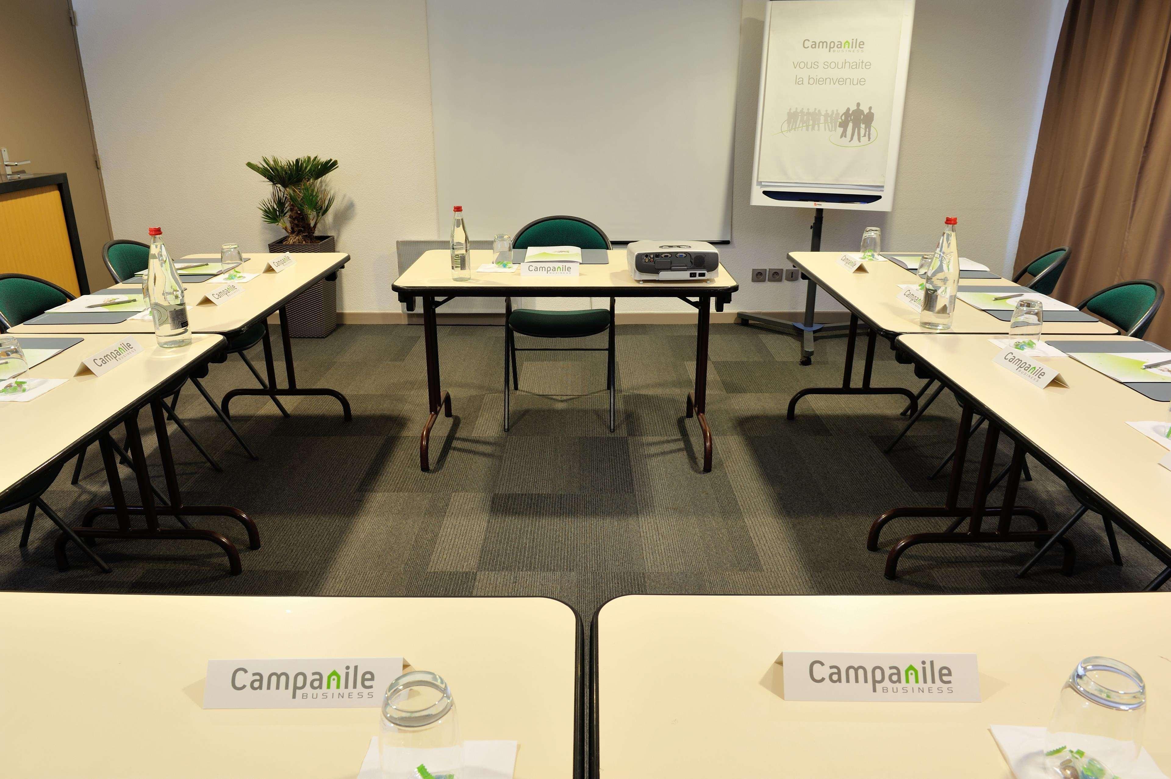 Campanile Saint-Etienne Est- Saint-Chamond Hotel Bagian luar foto