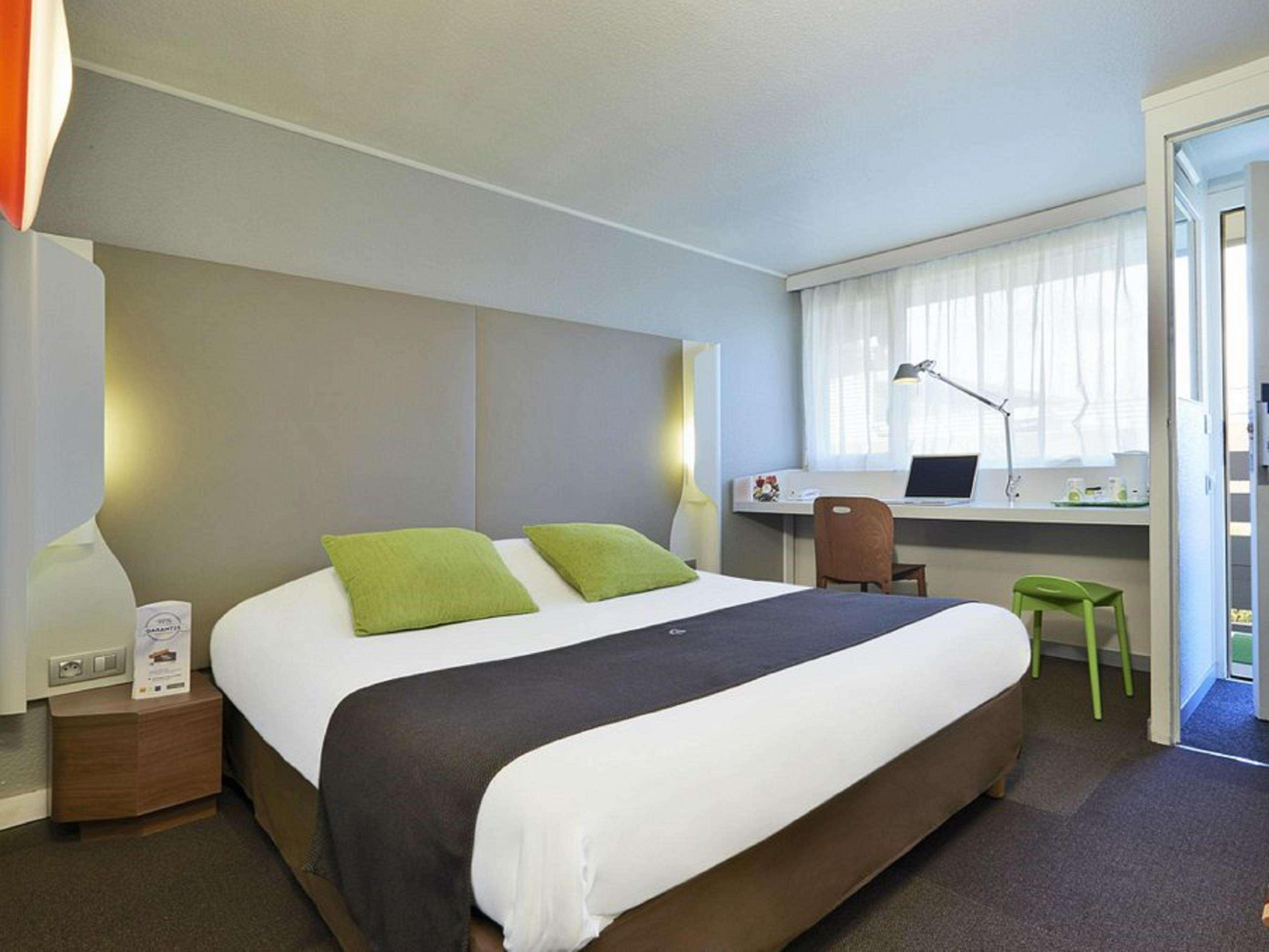Campanile Saint-Etienne Est- Saint-Chamond Hotel Bagian luar foto