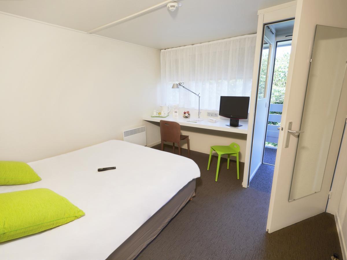 Campanile Saint-Etienne Est- Saint-Chamond Hotel Bagian luar foto