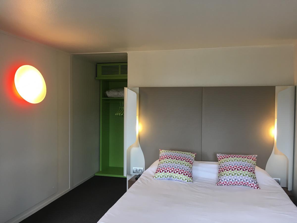 Campanile Saint-Etienne Est- Saint-Chamond Hotel Bagian luar foto