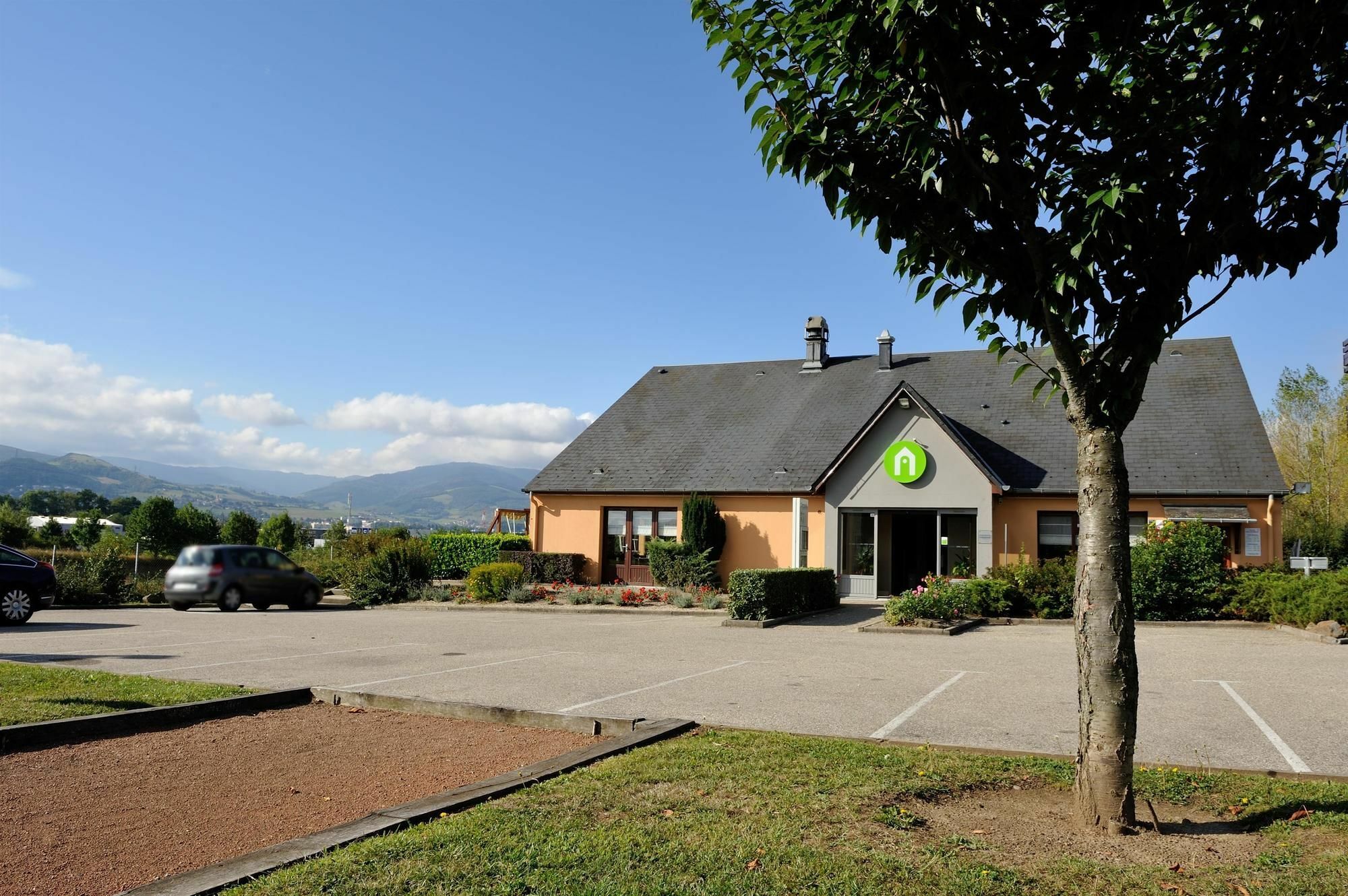 Campanile Saint-Etienne Est- Saint-Chamond Hotel Bagian luar foto